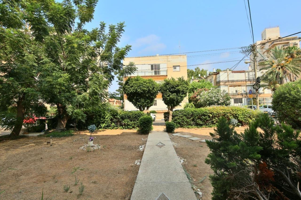 City Center Luxury Apartment In Netanya Exterior photo